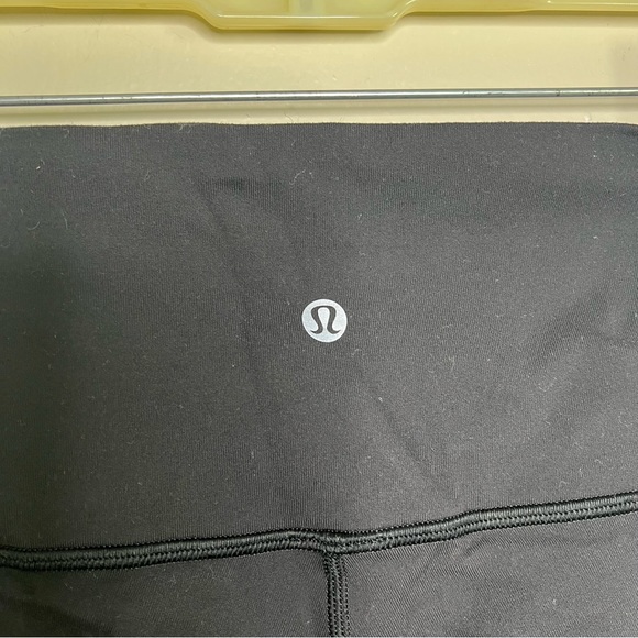 LuLuLemon Wunder Under Hi Rise 7/8 Tight 20 Year Collection Black Leggings - Picture 5 of 5